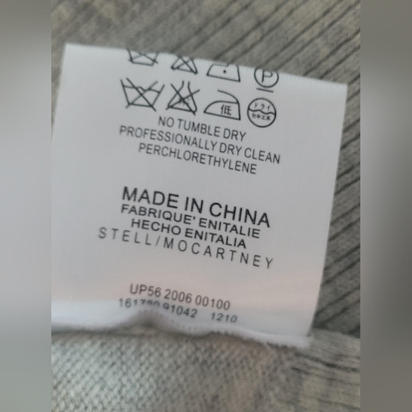 Stella McCartney knee length sweater dress in size small. - Picture 5 of 5